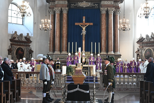 Requiem Erzbischof em. Alois Kothgasser